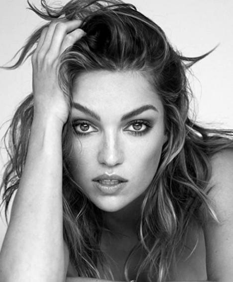 Lili Simmons Fotoğrafı