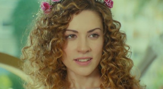 Açelya Topaloğlu Fotoğrafı