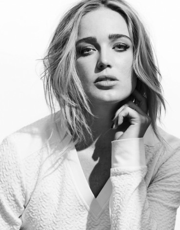 Caity Lotz Fotoğrafı