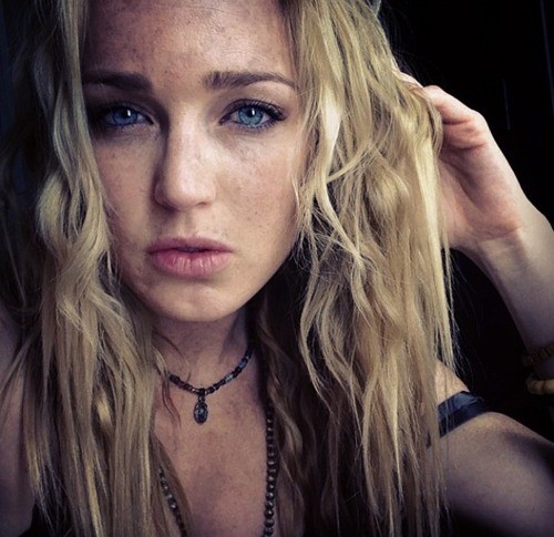 Caity Lotz Fotoğrafı
