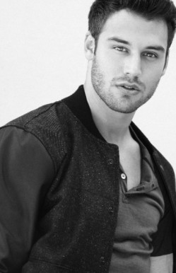 Ryan Anthony Guzman Fotoğrafları 39