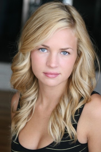 Britt Robertson Fotoğrafı
