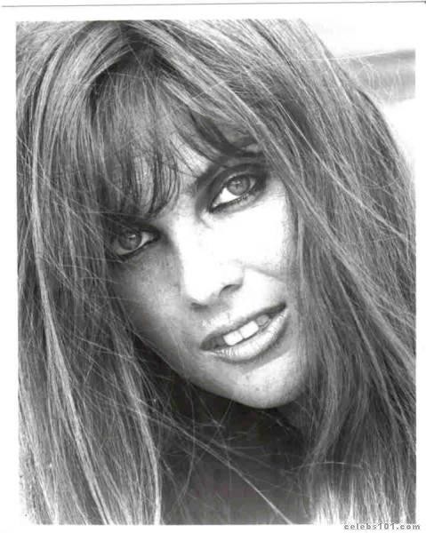 Caroline Munro Fotoğrafları 8