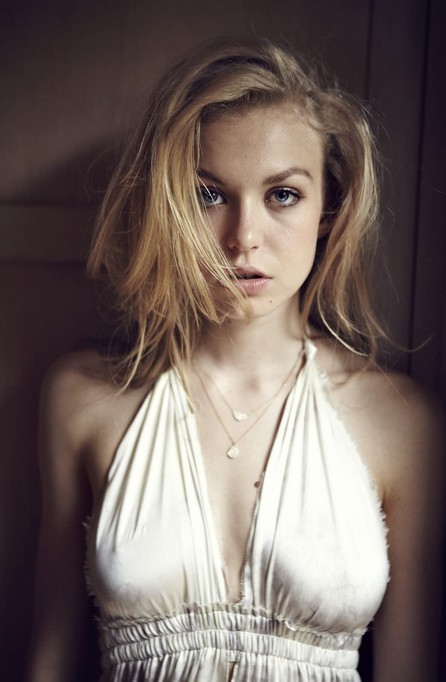 Penelope Mitchell Fotoğrafı