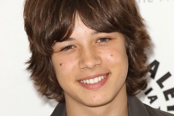 Leo Howard Fotoğrafı