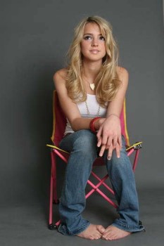Katelyn Tarver Fotoğrafı