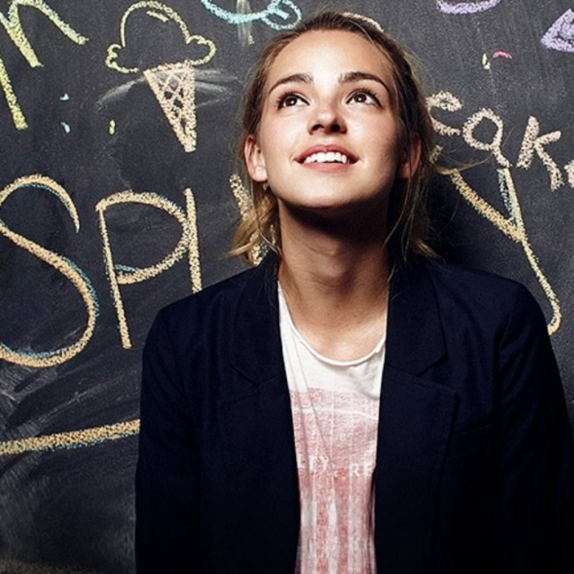 Katelyn Tarver Fotoğrafı