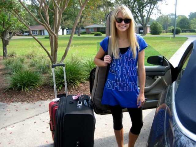 Katelyn Tarver Fotoğrafı