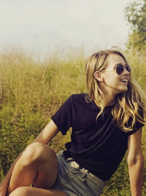 Katelyn Tarver Fotoğrafı