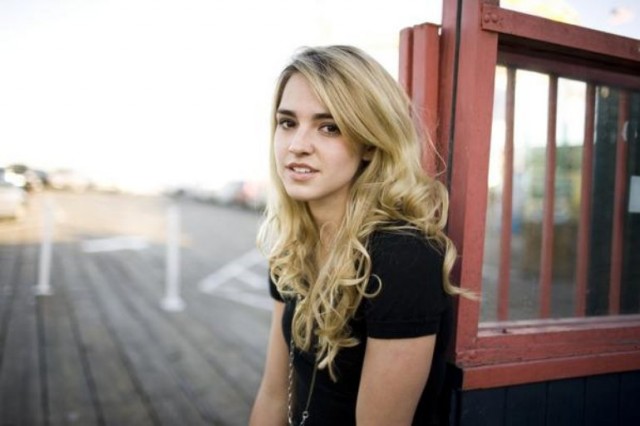 Katelyn Tarver Fotoğrafları 99