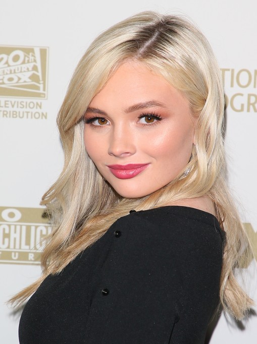 Natalie Alyn Lind Fotoğrafı