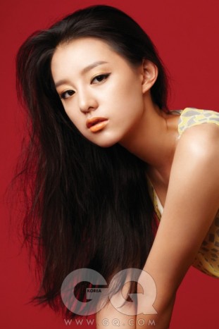 Kim Ji-won Fotoğrafları 18