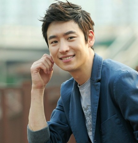 Lee Je-hoon Fotoğrafı
