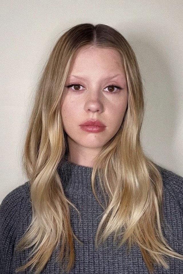 Mia Goth Fotoğrafları 31