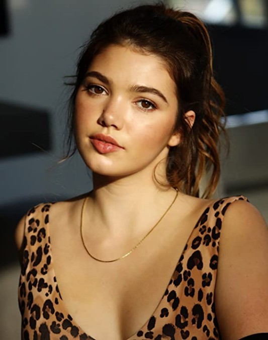 Alisha Newton Fotoğrafı