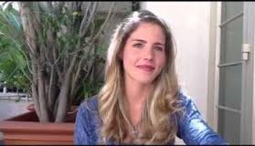 Emily Bett Rickards Fotoğrafı