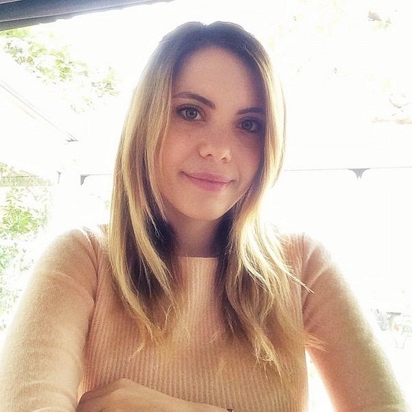 Eda Ece Fotoğrafı