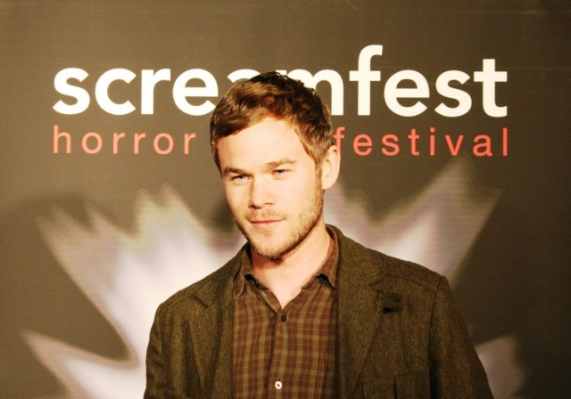 Aaron Ashmore Fotoğrafları 21