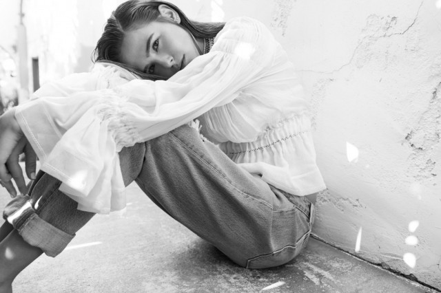 Zoey Deutch Fotoğrafı