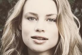 Lucy Fry Fotoğrafları 13