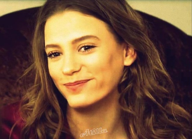 Serenay Sarıkaya Fotoğrafı