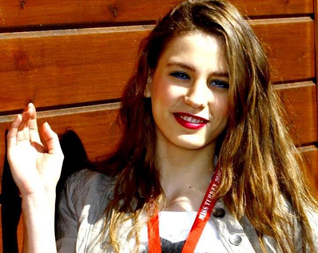 Serenay Sarıkaya Fotoğrafları 652