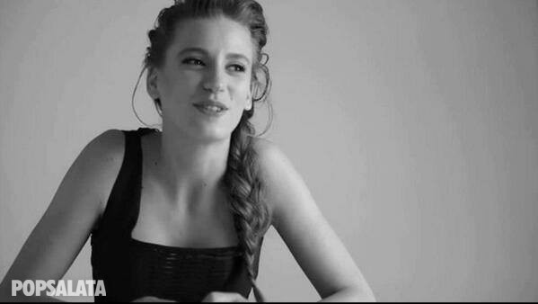 Serenay Sarıkaya Fotoğrafı