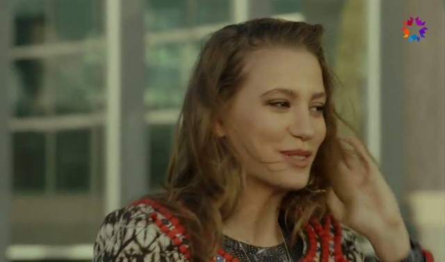 Serenay Sarıkaya Fotoğrafları 876