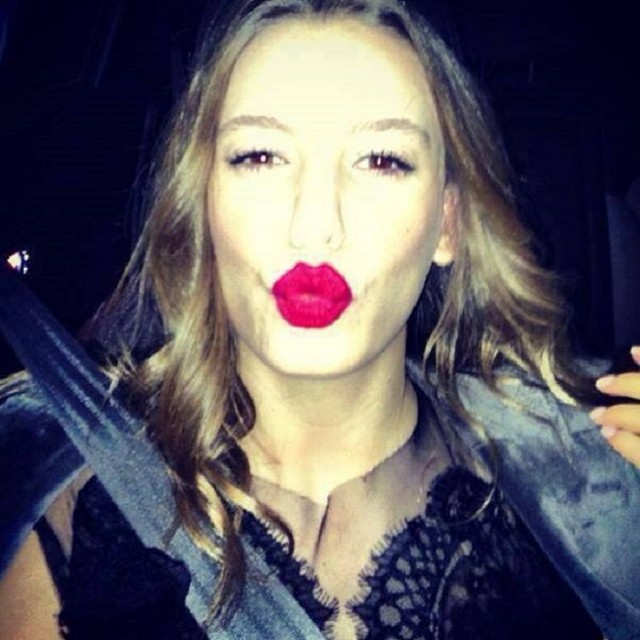 Serenay Sarıkaya Fotoğrafları 938