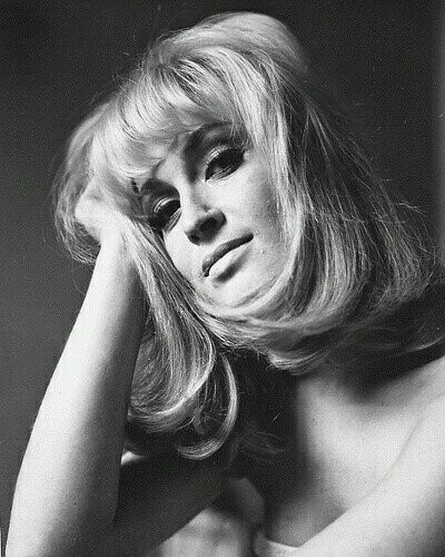 Suzy Kendall Fotoğrafları 5