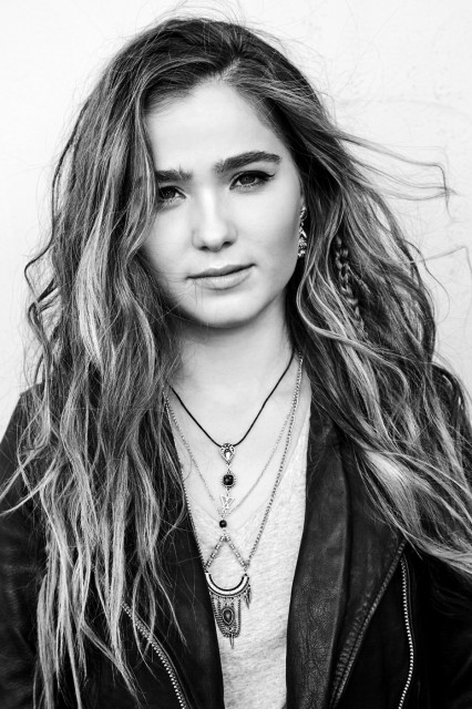 Haley Lu Richardson Fotoğrafları 32