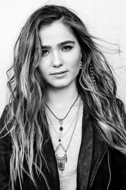 Haley Lu Richardson Fotoğrafları 9