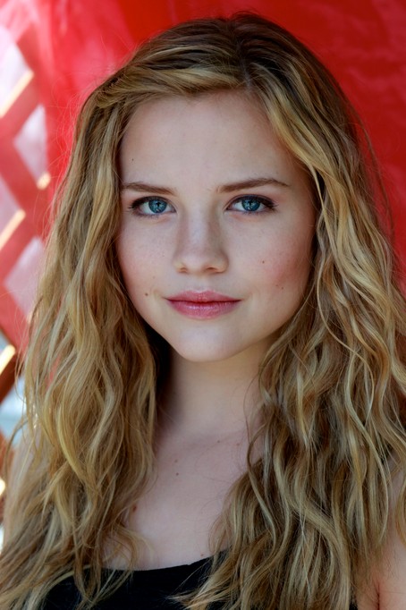 Maddie Hasson Fotoğrafı