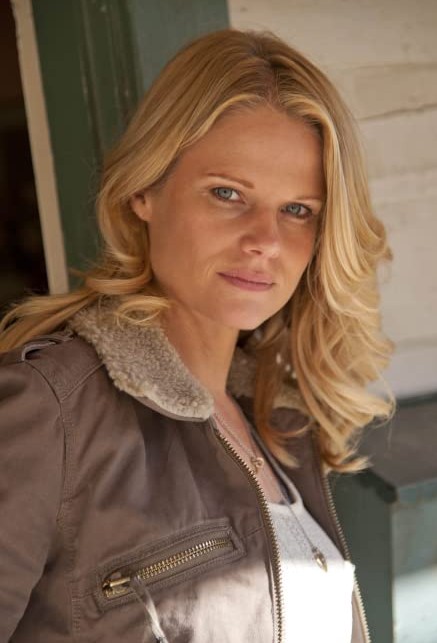 Joelle Carter Fotoğrafları 2