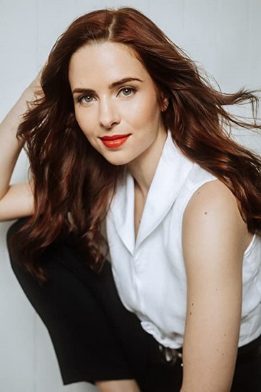 Holly Deveaux Fotoğrafı