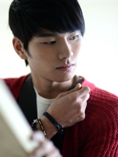 Lee Yi-Kyung fotoğrafı