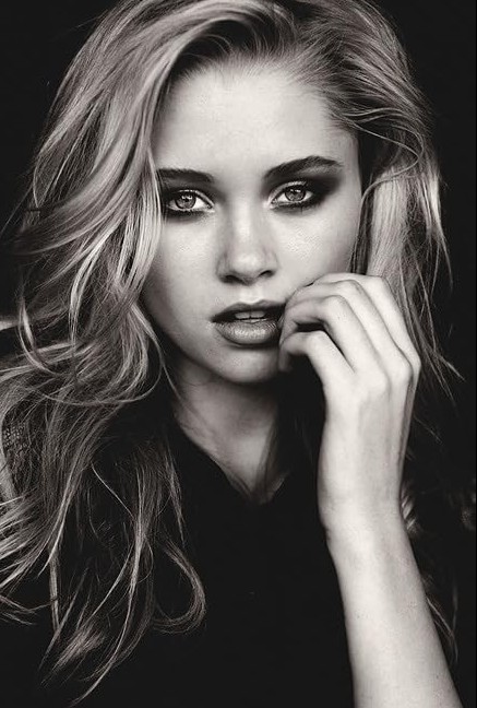 Virginia Gardner Fotoğrafları 4