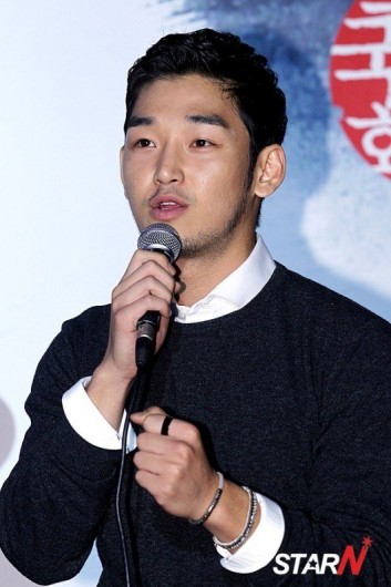 Kang Shin-hyo fotoğrafı