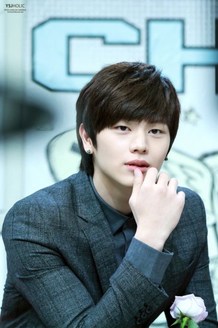 Yook Sung-Jae fotoğrafı