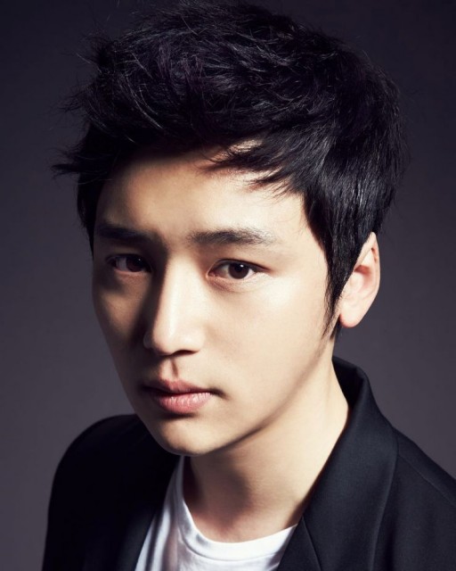 Byun Yo-han Fotoğrafları 11