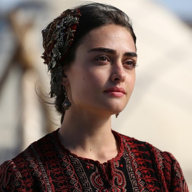 Esra Bilgiç Fotoğrafı