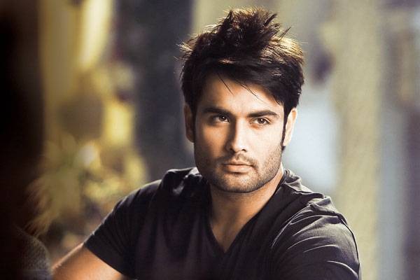 Vivian Dsena Fotoğrafları 1