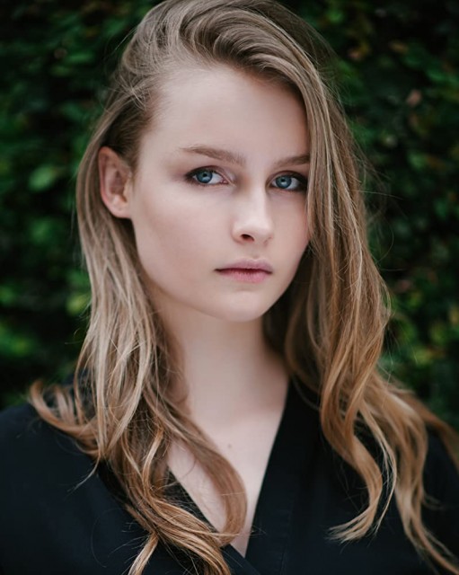 Olivia DeJonge Fotoğrafları 3