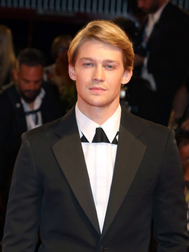 Joe Alwyn Fotoğrafları 2