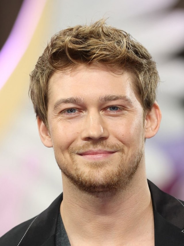 Joe Alwyn Fotoğrafı
