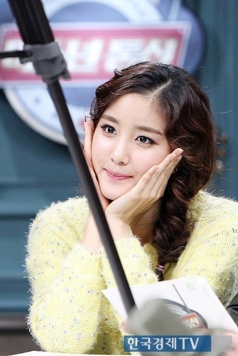 Shin Ji-soo (i) Fotoğrafı