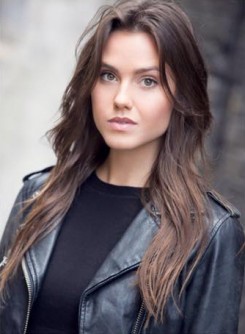 Poppy Drayton Fotoğrafı