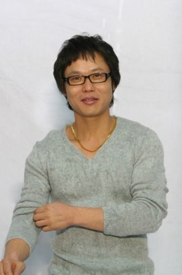 Yoon Yeong-geol Fotoğrafı