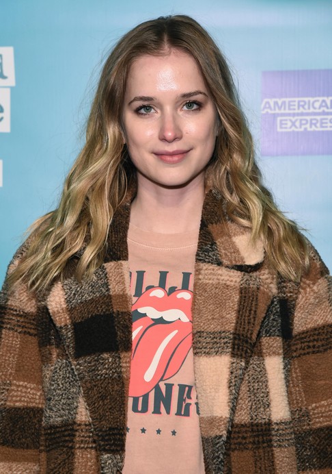 Elizabeth Lail Fotoğrafı