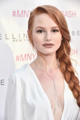 Madelaine  Petsch Fotoğrafları 43